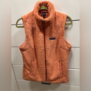 Patagonia Women’s LARGE Los Gatos Fleece Vest Coral Peach